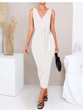 Zesica Sleeveless V-Neck Tie-Waist Midi Dress in White